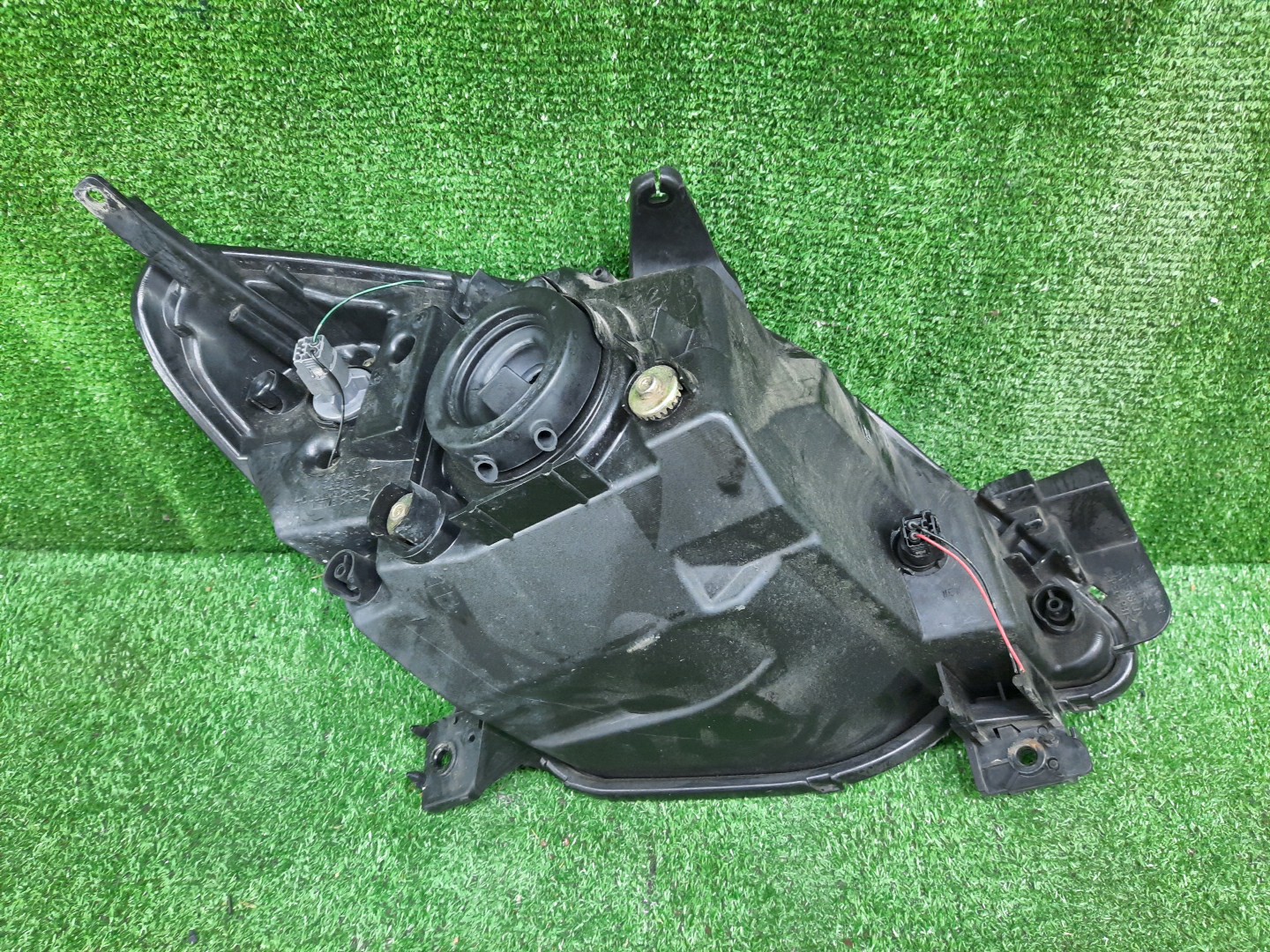Фара левая передняя MAZDA DEMIO DY3W, DY5W, DY3R 2 ракурс