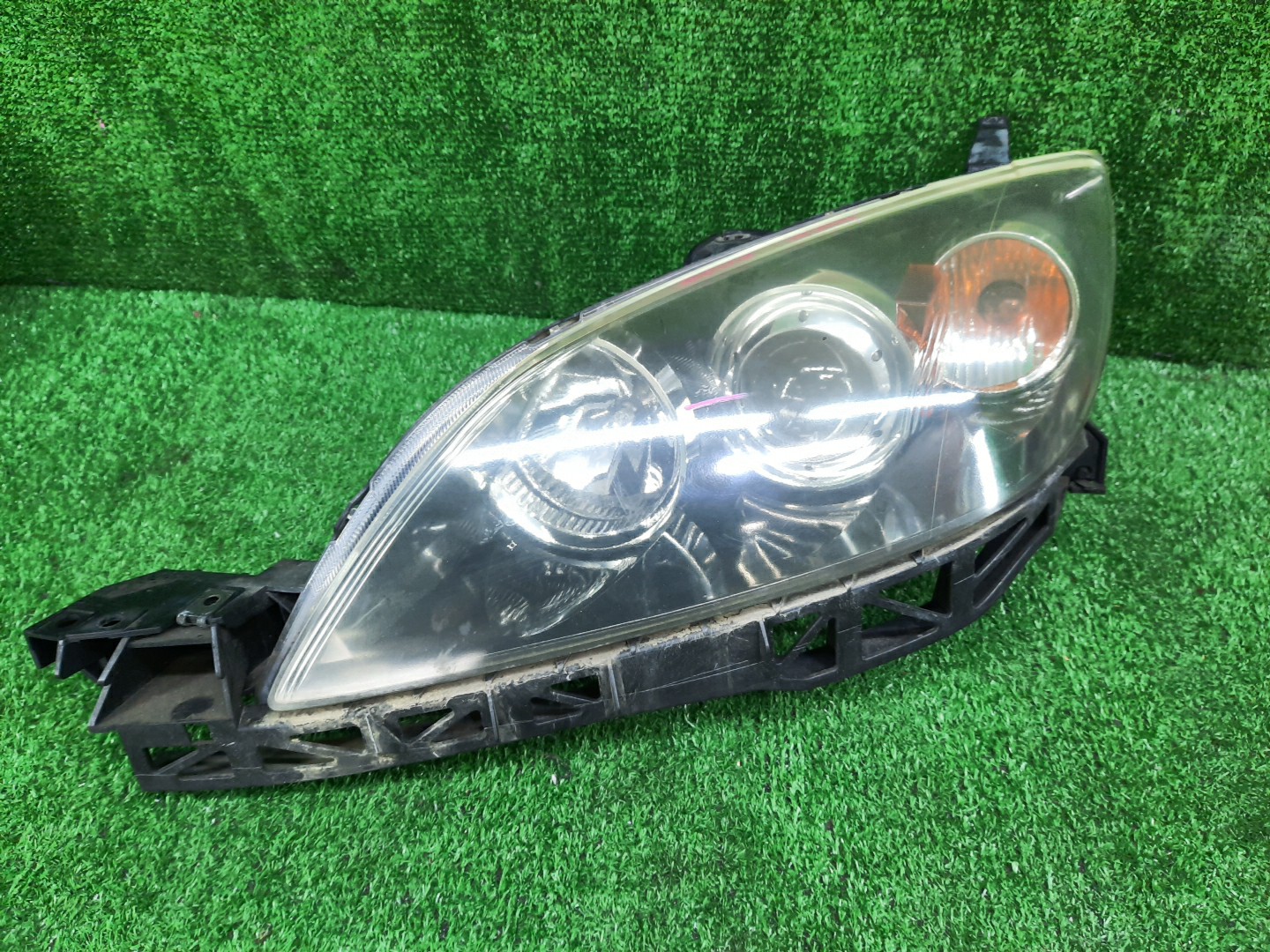 Фара левая передняя MAZDA AXELA, MAZDA 3, 3 BK5P, BK3P, BKEP, BK WAGON 1 ракурс