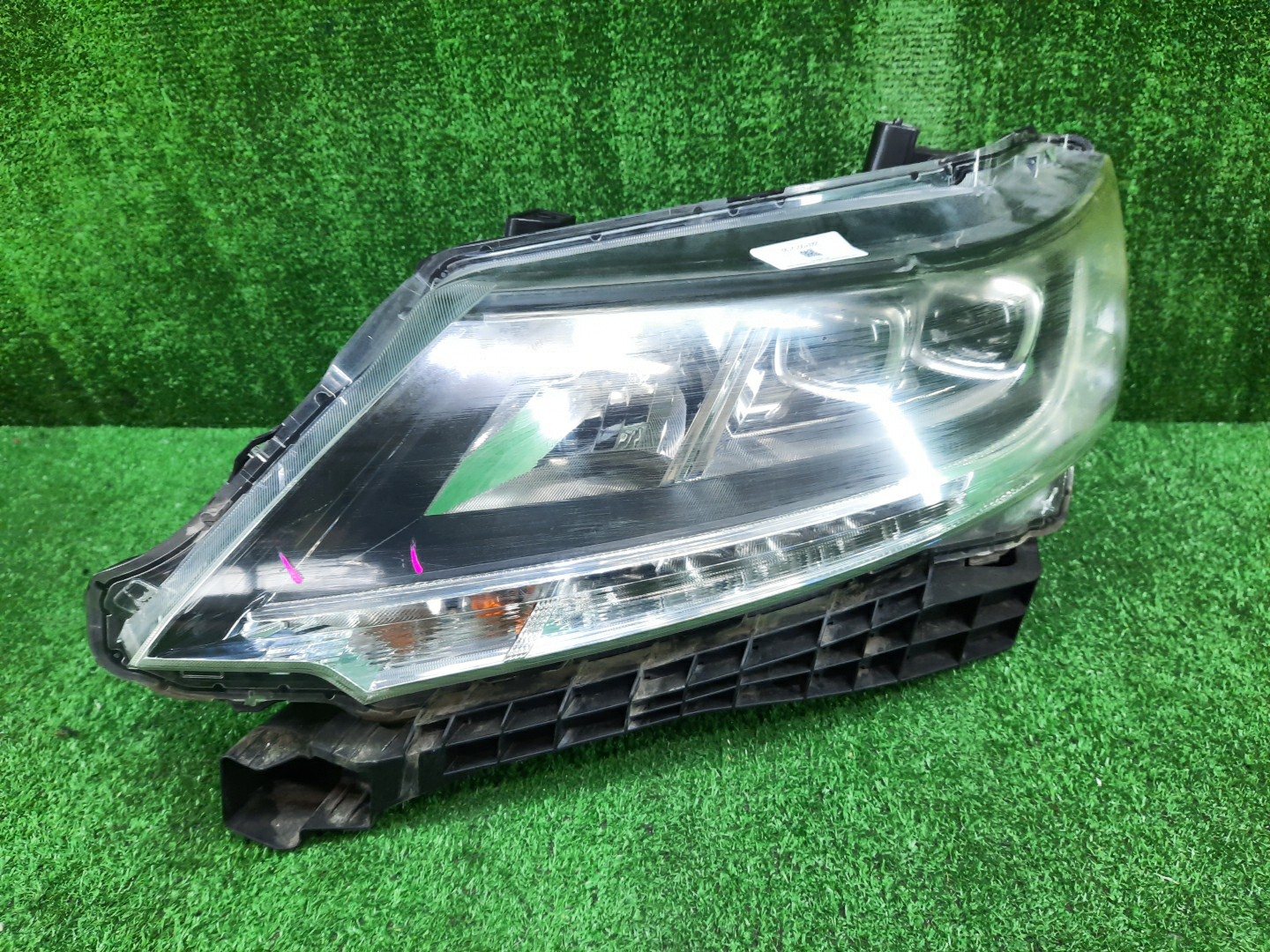 Фара левая передняя HONDA ODYSSEY RC1 1 ракурс