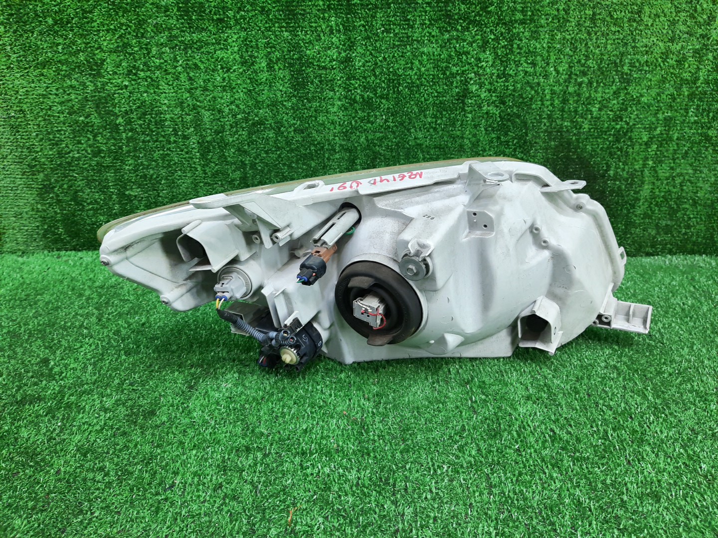 Фара левая передняя TOYOTA AXIO, COROLLA FIELDER, COROLLA AXIO, FIELDER NZE141, NZE144, ZRE142, ZRE144, ZRE144G, ZRE142G, NZE144G, NZE141G 2 ракурс Фара левая передняя TOYOTA AXIO, COROLLA FIELDER, COROLLA AXIO, FIELDER NZE141, NZE144, ZRE142, ZRE144, ZRE144G, ZRE142G, NZE144G, NZE141G 2 ракурс