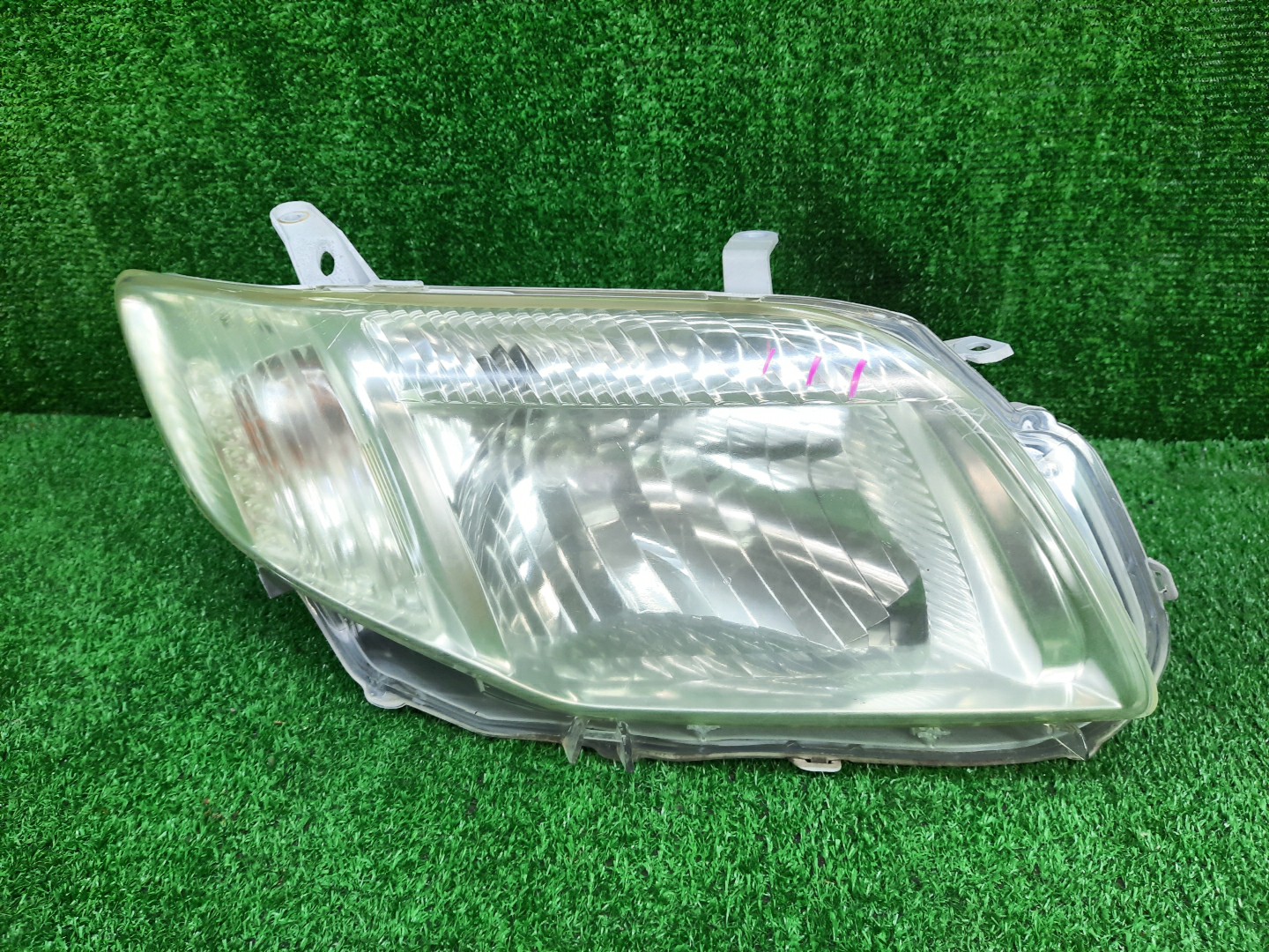 Фара правая передняя TOYOTA AXIO, COROLLA FIELDER, COROLLA  AXIO, FIELDER NZE141, NZE144, ZRE142, ZRE144, ZRE144G, ZRE142G, NZE144G, NZE141G 1 ракурс