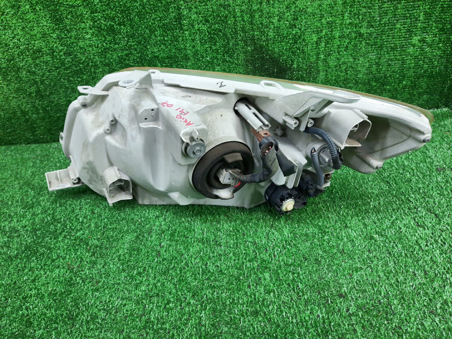 Фара правая передняя TOYOTA AXIO, COROLLA FIELDER, COROLLA  AXIO, FIELDER NZE141, NZE144, ZRE142, ZRE144, ZRE144G, ZRE142G, NZE144G, NZE141G 3 ракурс