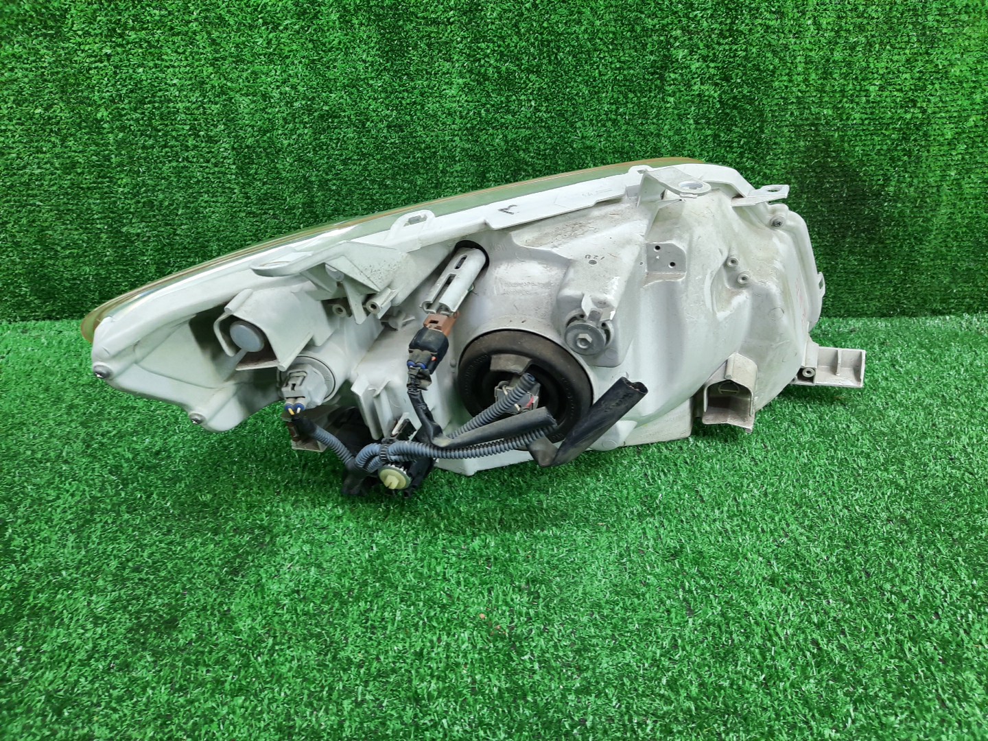 Фара левая передняя TOYOTA AXIO, COROLLA FIELDER, COROLLA  AXIO, FIELDER NZE141, NZE144, ZRE142, ZRE144, ZRE144G, ZRE142G, NZE144G, NZE141G 2 ракурс