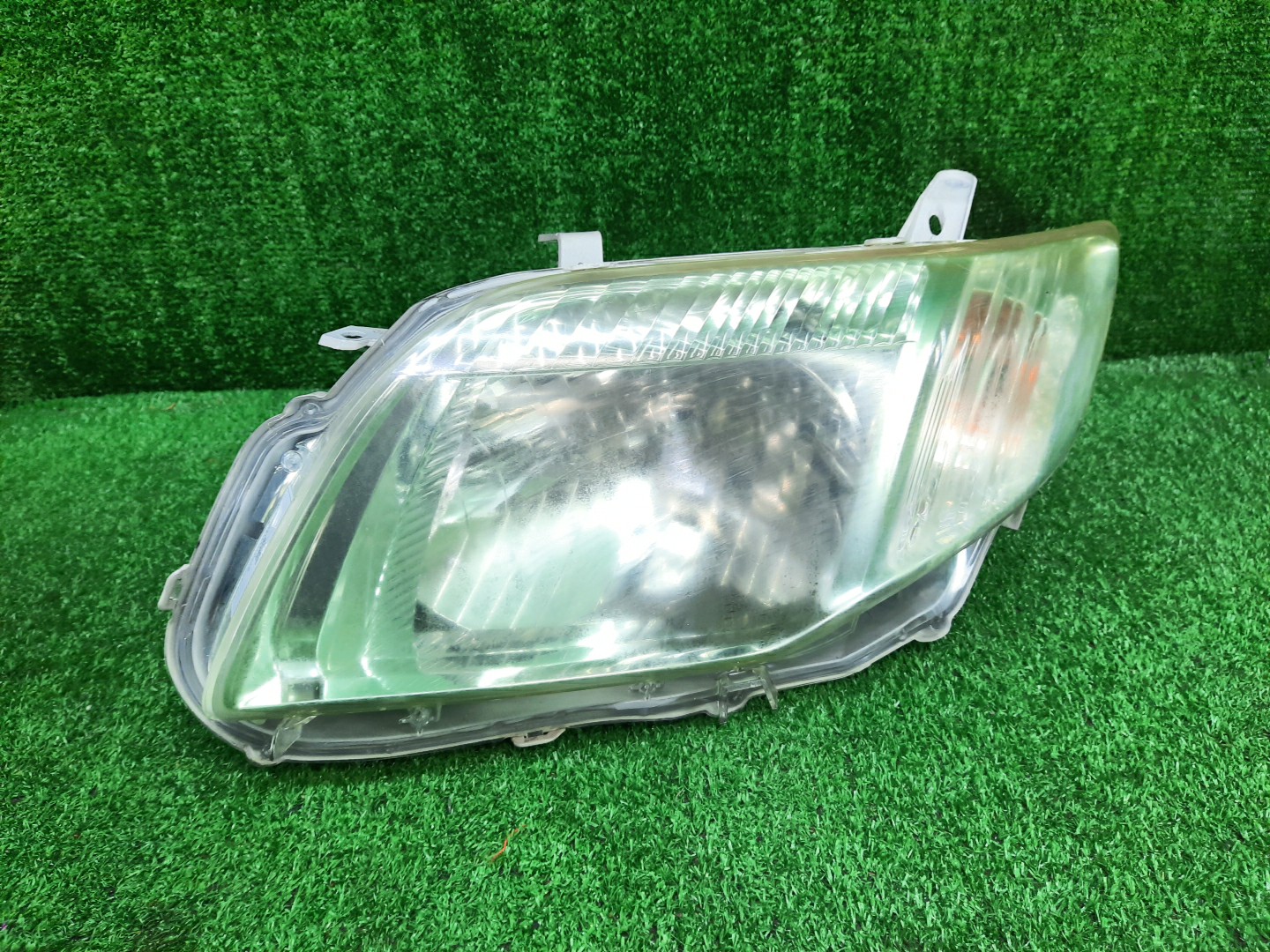 Фара левая передняя TOYOTA AXIO, COROLLA FIELDER, COROLLA  AXIO, FIELDER NZE141, NZE144, ZRE142, ZRE144, ZRE144G, ZRE142G, NZE144G, NZE141G 1 ракурс