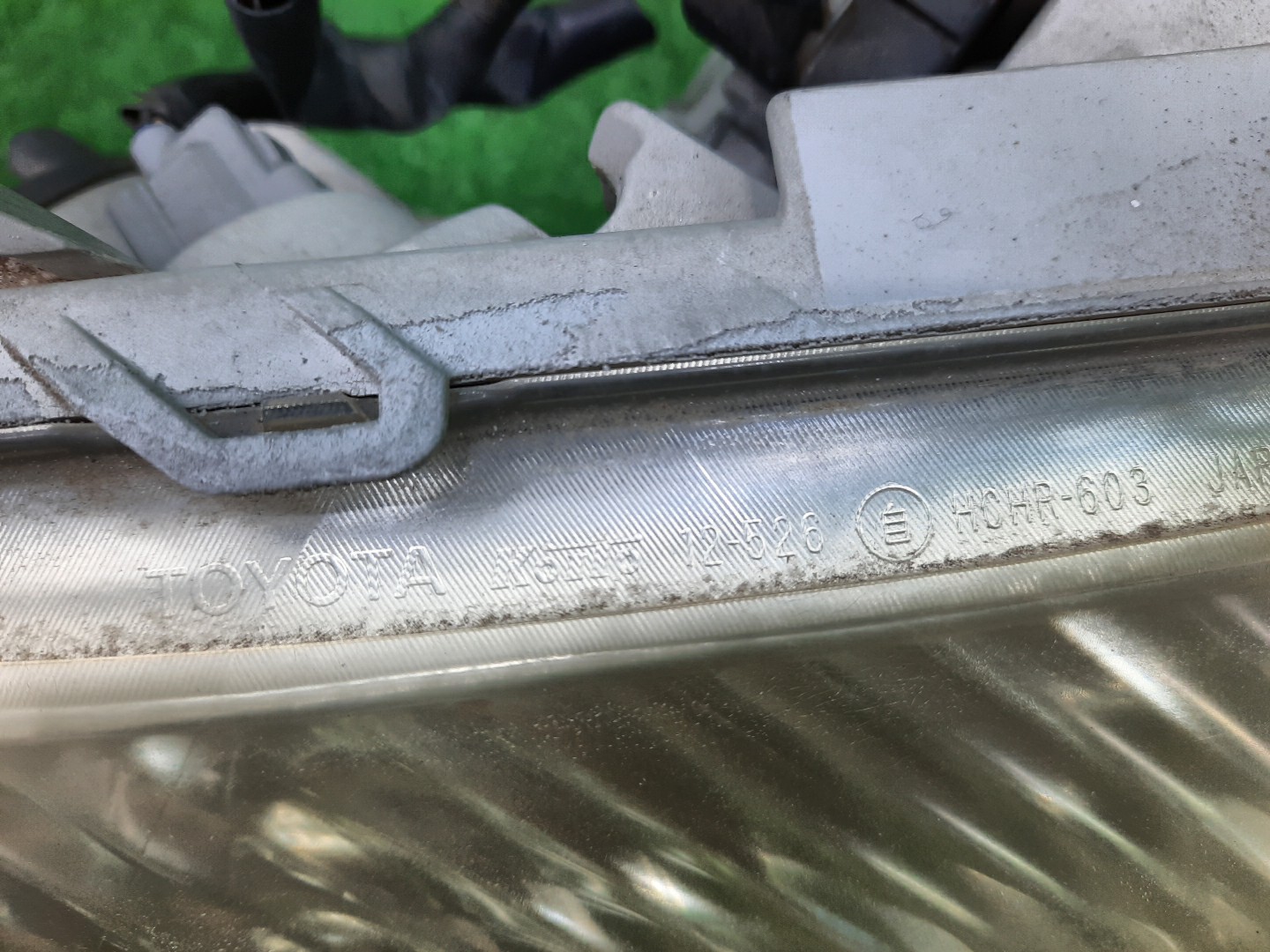 Фара правая передняя TOYOTA AXIO, COROLLA FIELDER, COROLLA  AXIO, FIELDER NZE141, NZE144, ZRE142, ZRE144, ZRE144G, ZRE142G, NZE144G, NZE141G 3 ракурс