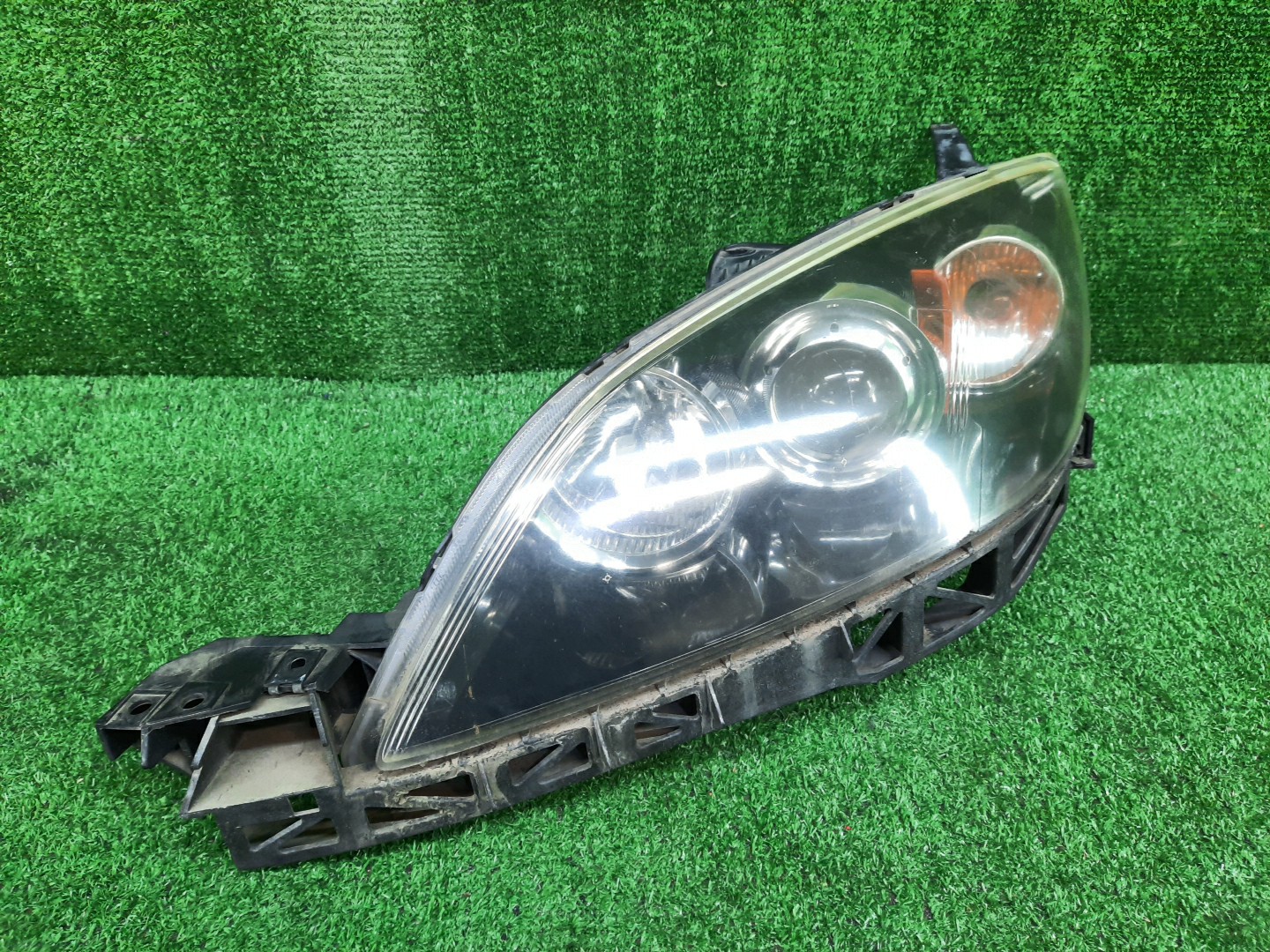 Фара левая передняя MAZDA AXELA, MAZDA 3, 3 BK5P, BK3P, BKEP, BK WAGON 1 ракурс