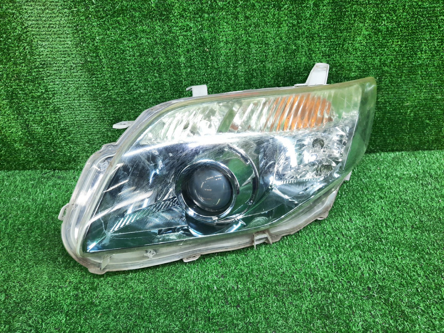 Фара левая передняя TOYOTA AXIO, COROLLA FIELDER, COROLLA  AXIO, FIELDER NZE141, NZE144, ZRE142, ZRE144, ZRE144G, ZRE142G, NZE144G, NZE141G 1 ракурс