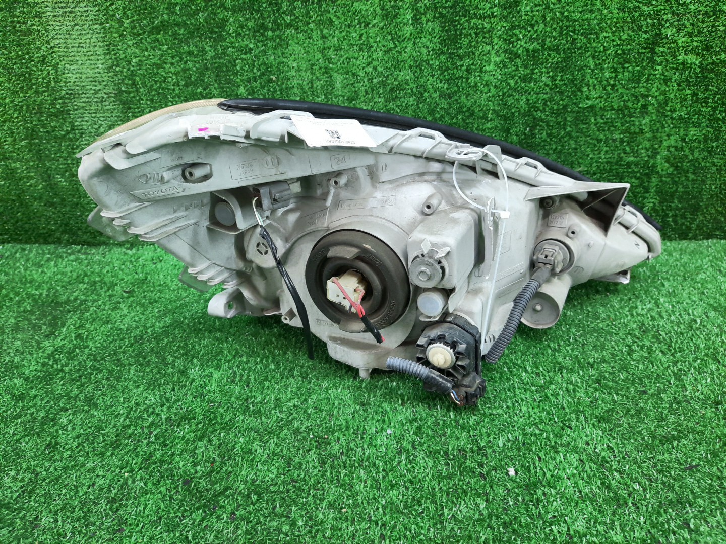 Фара левая передняя TOYOTA ALLION ZZT240, NZT240, AZT240, ZZT245 3 ракурс