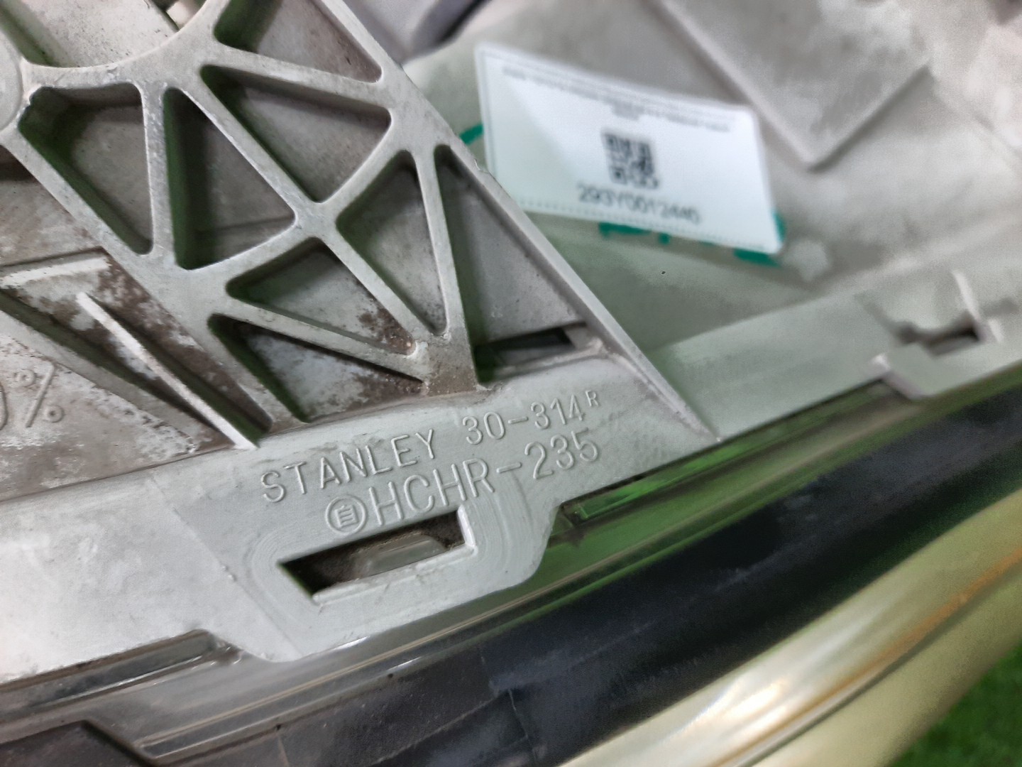 Фара правая передняя TOYOTA CROWN GRS182, GRS180, GRS181, GRS183, GRS184 3 ракурс