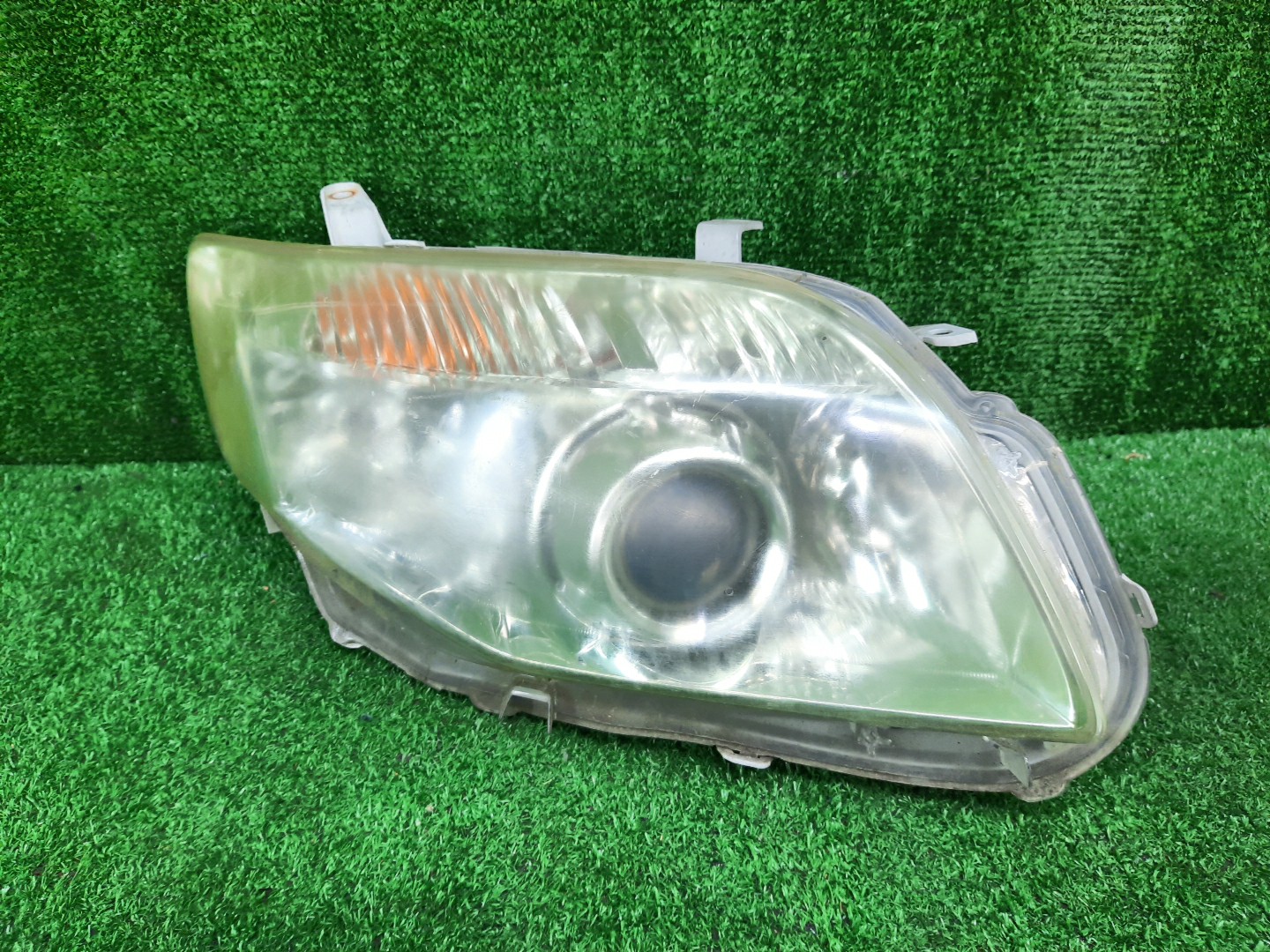 Фара правая передняя TOYOTA AXIO, COROLLA FIELDER, COROLLA  AXIO, FIELDER NZE141, NZE144, ZRE142, ZRE144, ZRE144G, ZRE142G, NZE144G, NZE141G 1 ракурс