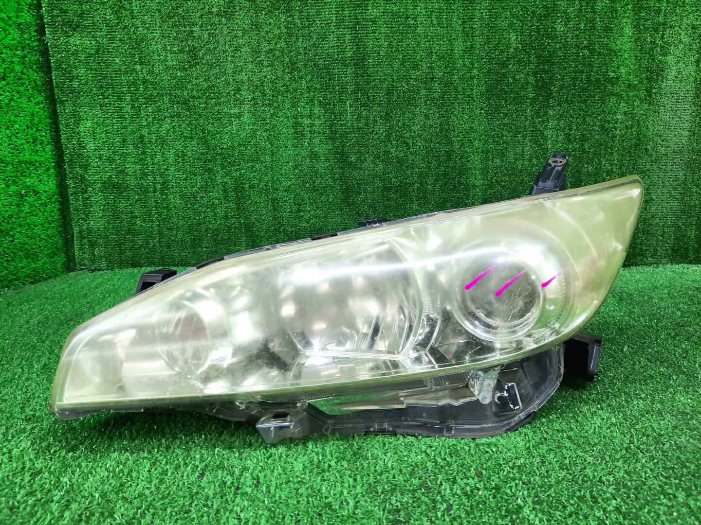 Фара левая передняя TOYOTA WISH ZGE20W, ZGE20G, ZGE25W, ZGE21G, ZGE22W, ZGE25G 1 ракурс