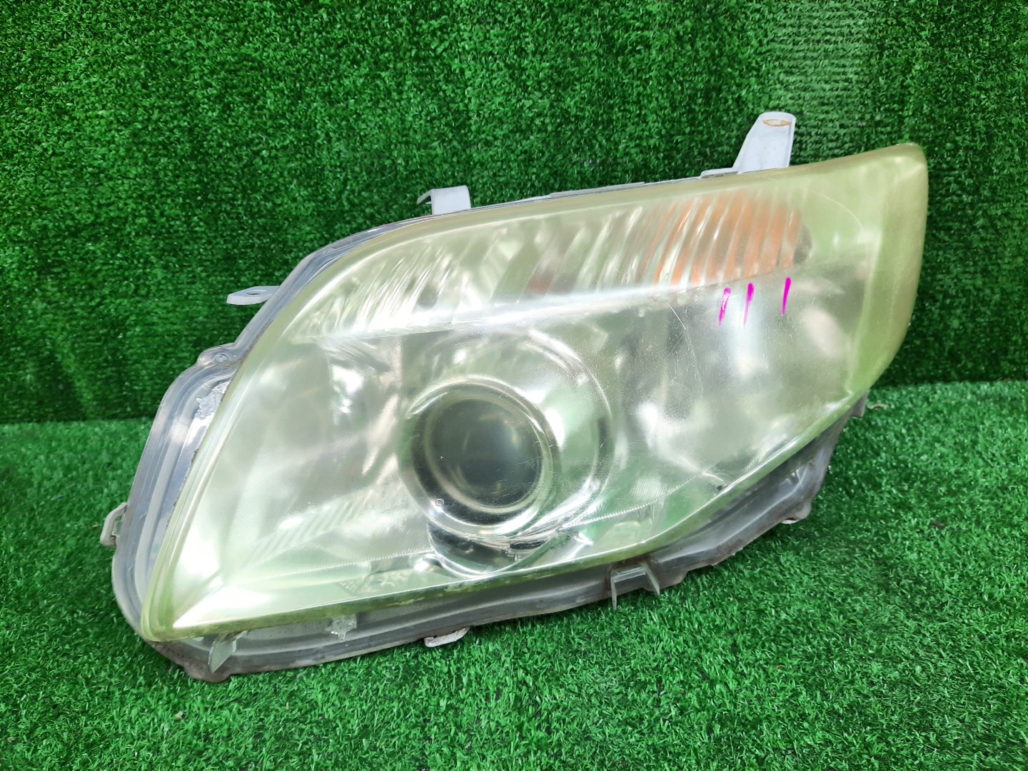 Фара левая передняя TOYOTA AXIO, COROLLA FIELDER, COROLLA  AXIO, FIELDER NZE141, NZE144, ZRE142, ZRE144, ZRE144G, ZRE142G, NZE144G, NZE141G 1 ракурс