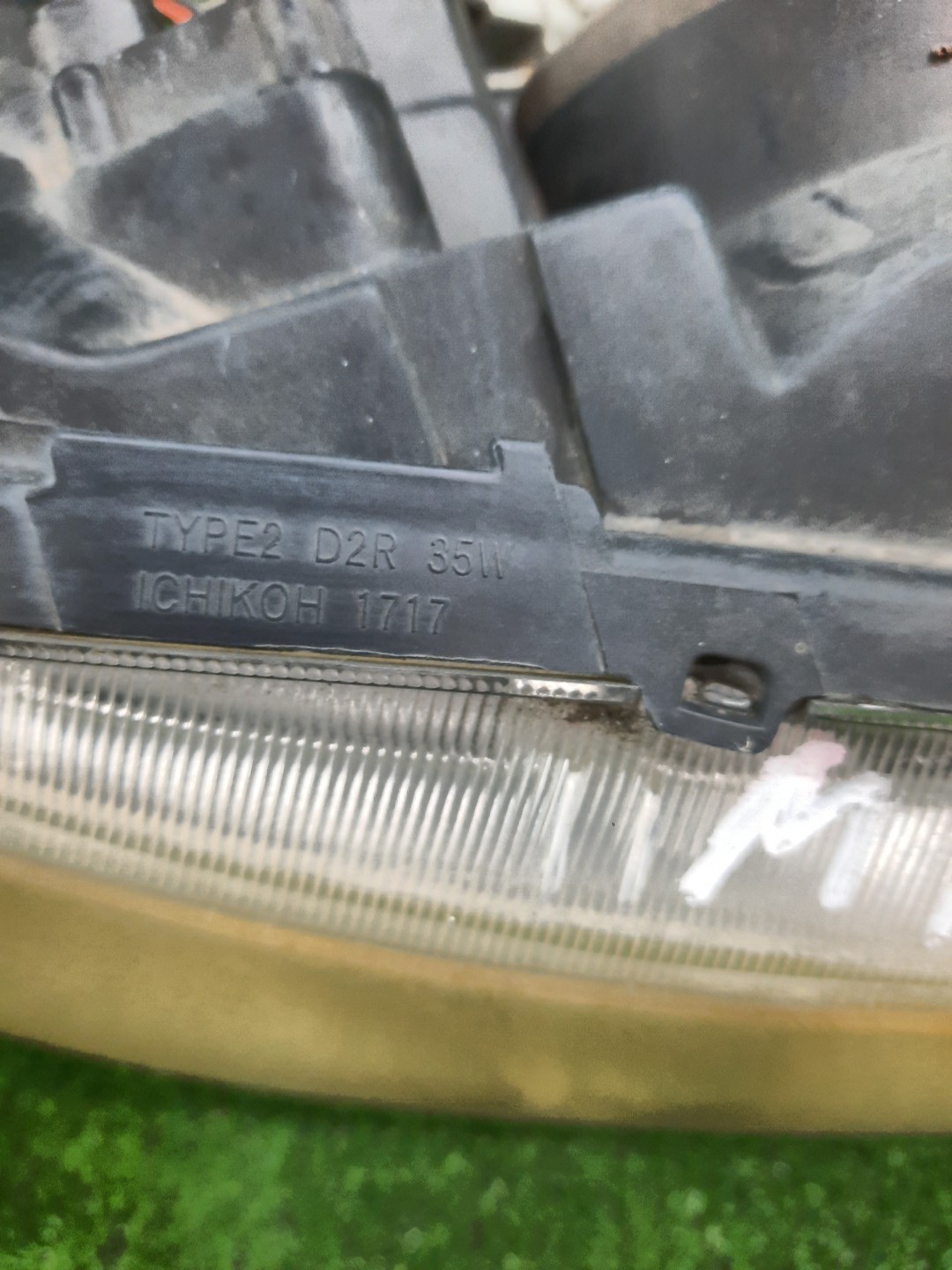 Фара правая передняя NISSAN LIBERTY RM12 4 ракурс