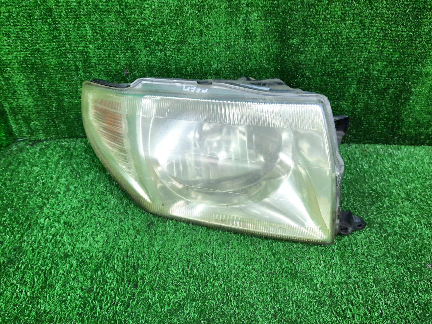 Фара правая передняя MITSUBISHI PAJERO IO H76W, H66W, H67W, H77W 1 ракурс