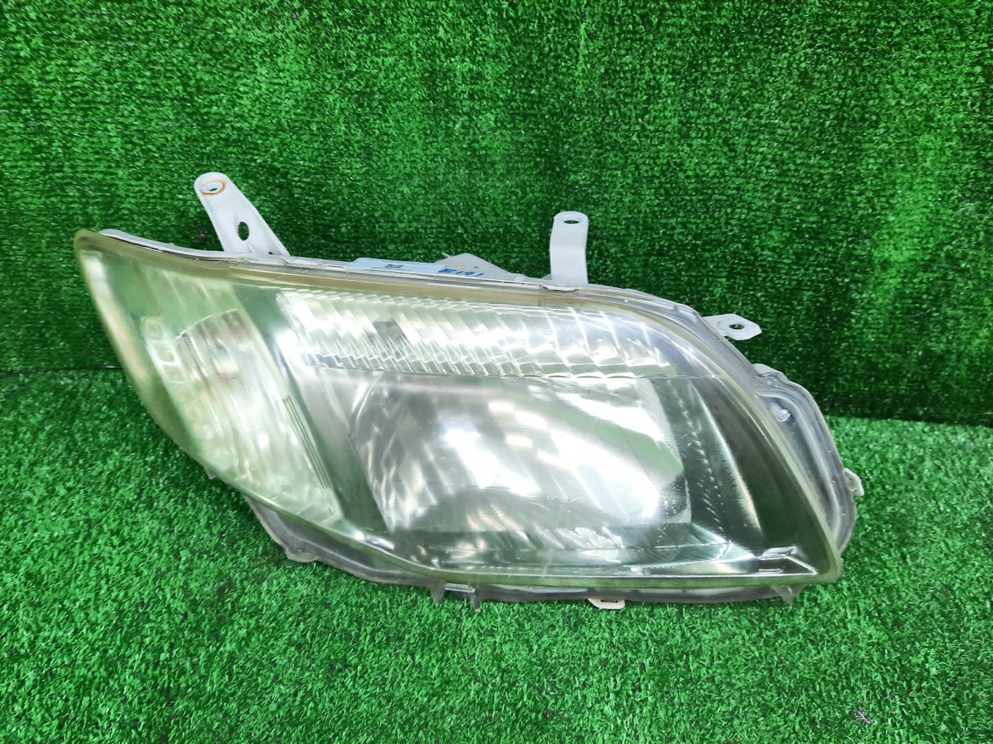 Фара правая передняя TOYOTA AXIO, COROLLA FIELDER, COROLLA  AXIO, FIELDER NZE141, NZE144, ZRE142, ZRE144, ZRE144G, ZRE142G, NZE144G, NZE141G 1 ракурс