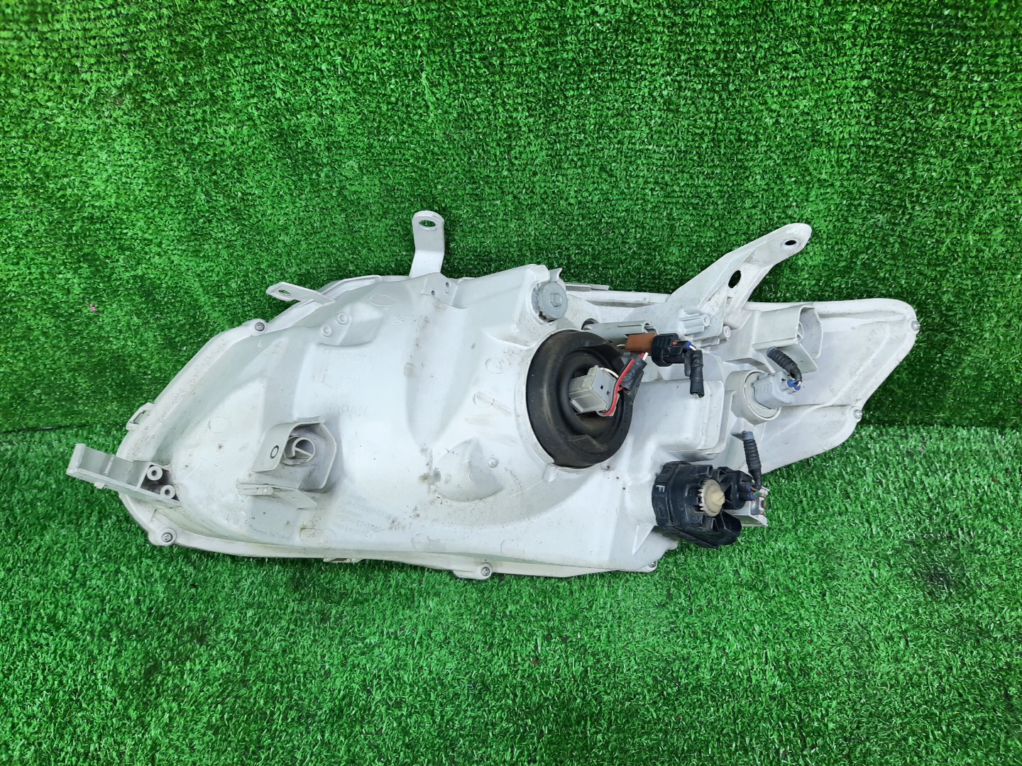 Фара правая передняя TOYOTA AXIO, COROLLA FIELDER, COROLLA  AXIO, FIELDER NZE141, NZE144, ZRE142, ZRE144, ZRE144G, ZRE142G, NZE144G, NZE141G 2 ракурс