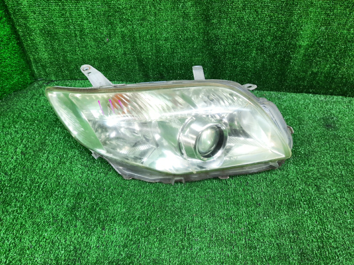 Фара правая передняя TOYOTA AXIO, COROLLA FIELDER, COROLLA  AXIO, FIELDER NZE141, NZE144, ZRE142, ZRE144, ZRE144G, ZRE142G, NZE144G, NZE141G 1 ракурс