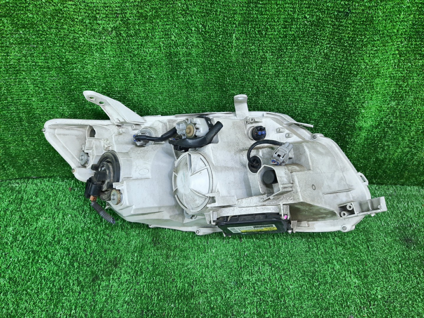 Фара левая передняя TOYOTA AXIO, COROLLA FIELDER, COROLLA  AXIO, FIELDER NZE141, NZE144, ZRE142, ZRE144, ZRE144G, ZRE142G, NZE144G, NZE141G 2 ракурс