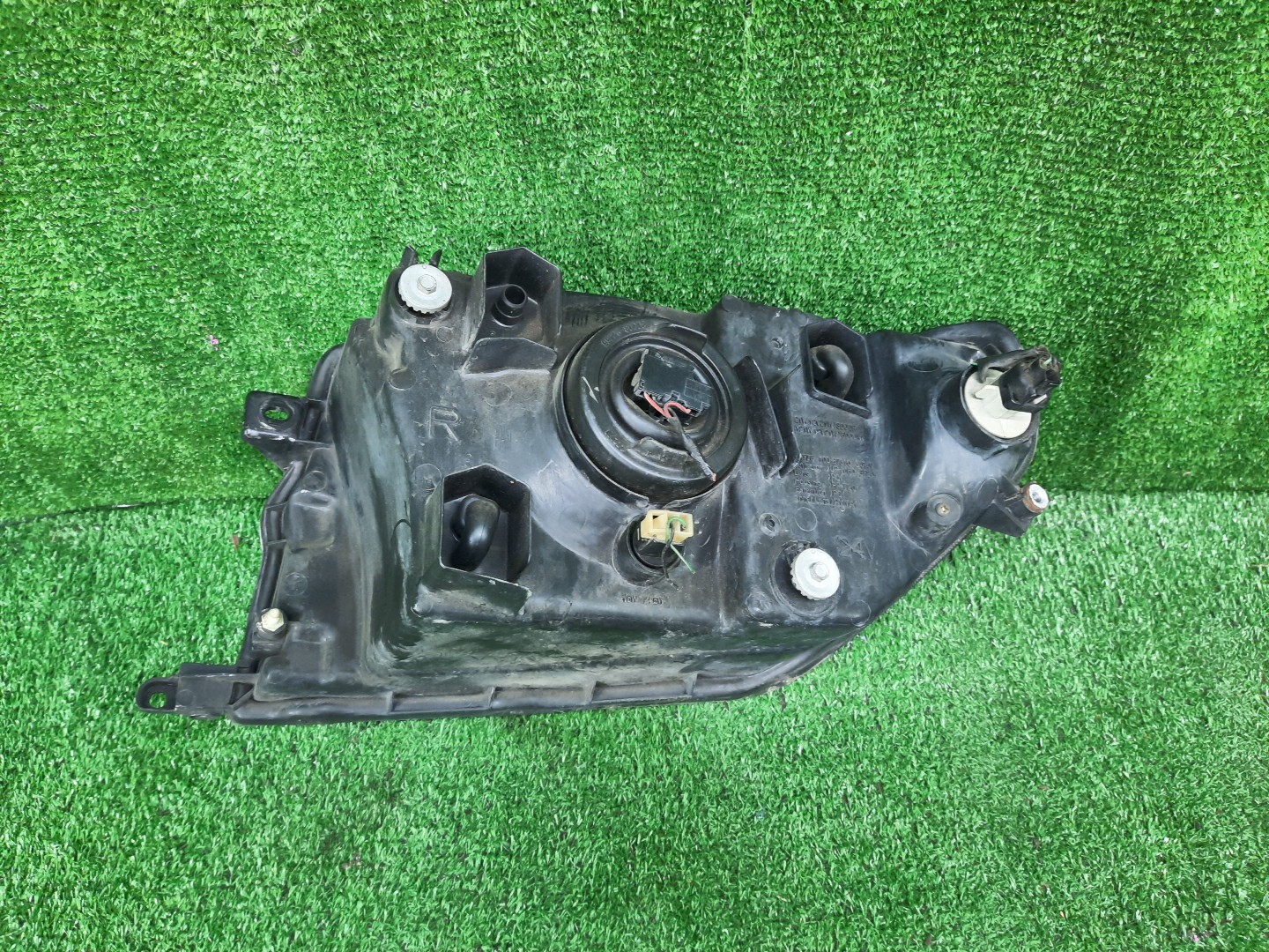Фара правая передняя MITSUBISHI PAJERO IO H76W, H66W, H67W, H77W 2 ракурс