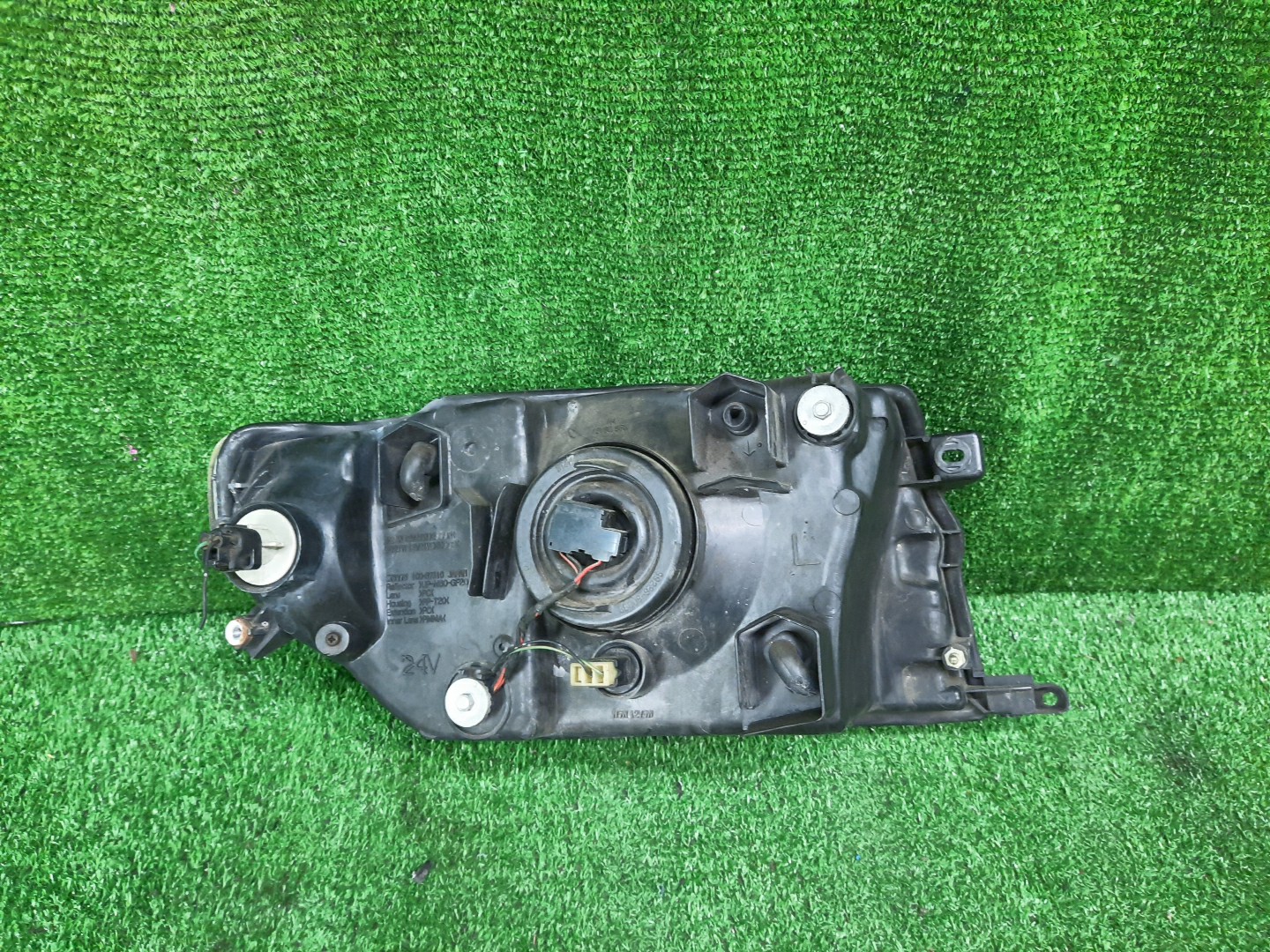 Фара левая передняя MITSUBISHI PAJERO IO H76W, H66W, H67W, H77W 3 ракурс