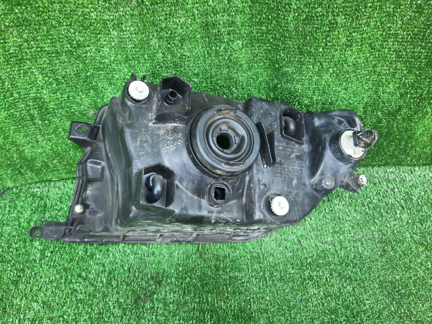 Фара правая передняя MITSUBISHI PAJERO IO H76W, H66W, H67W, H77W 2 ракурс