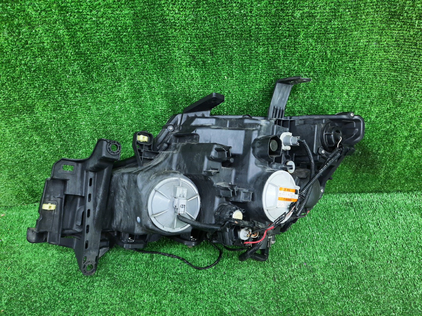 Фара правая передняя HONDA STEPWGN RK5 2 ракурс