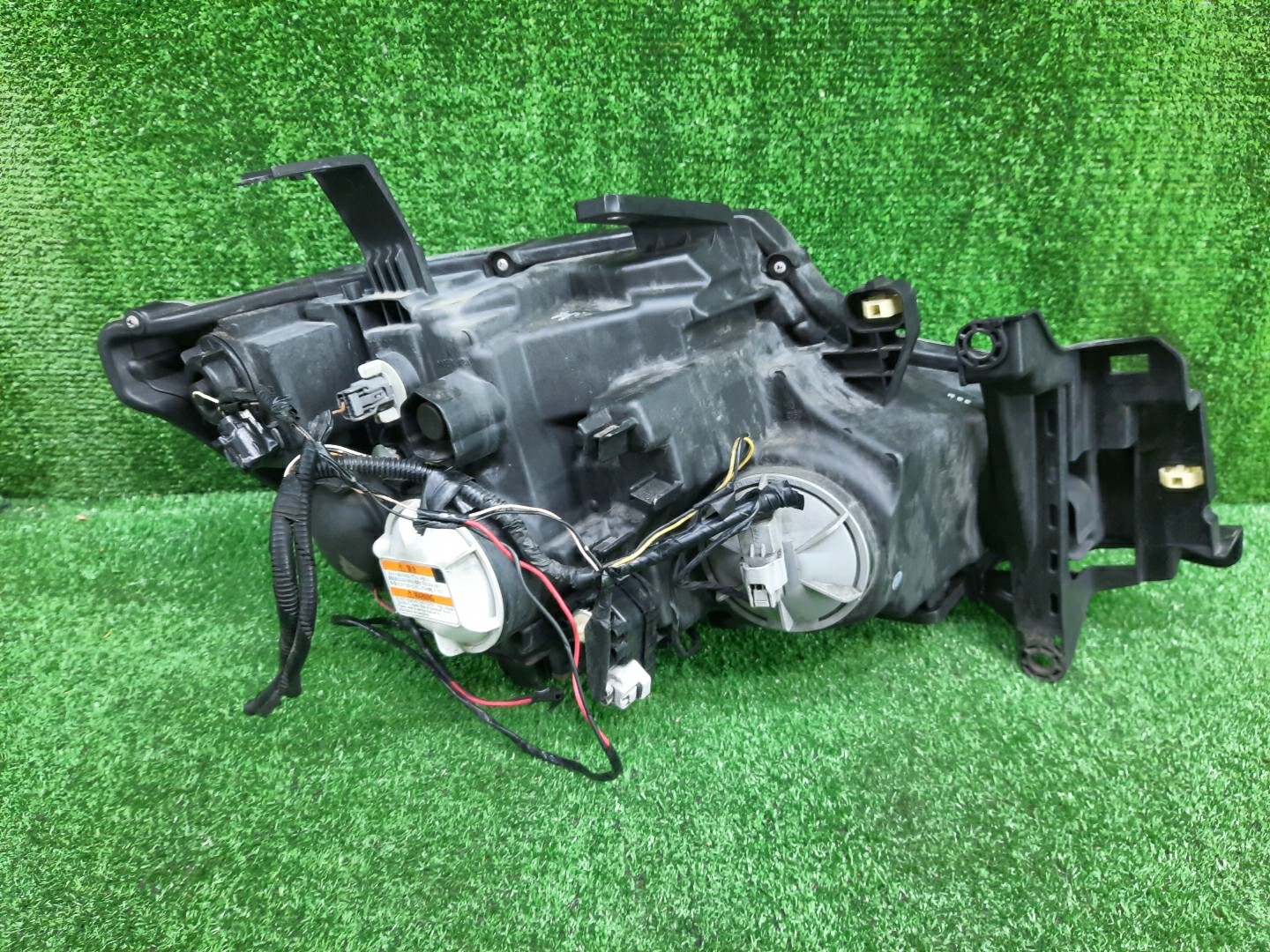 Фара левая передняя HONDA STEPWGN RK5 2 ракурс