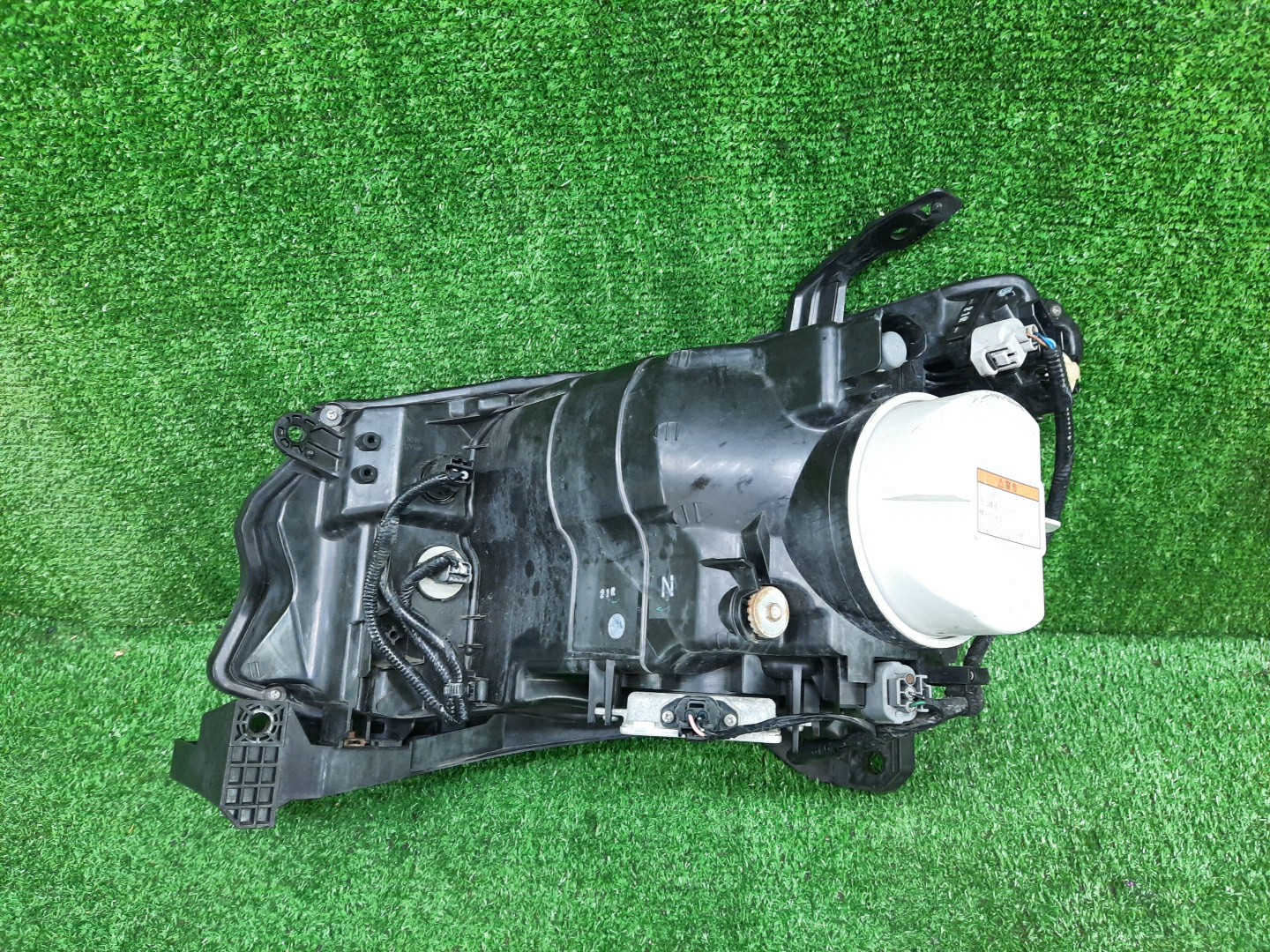 Фара правая передняя HONDA FREED SPIKE GP3, GB3, GB4 2 ракурс