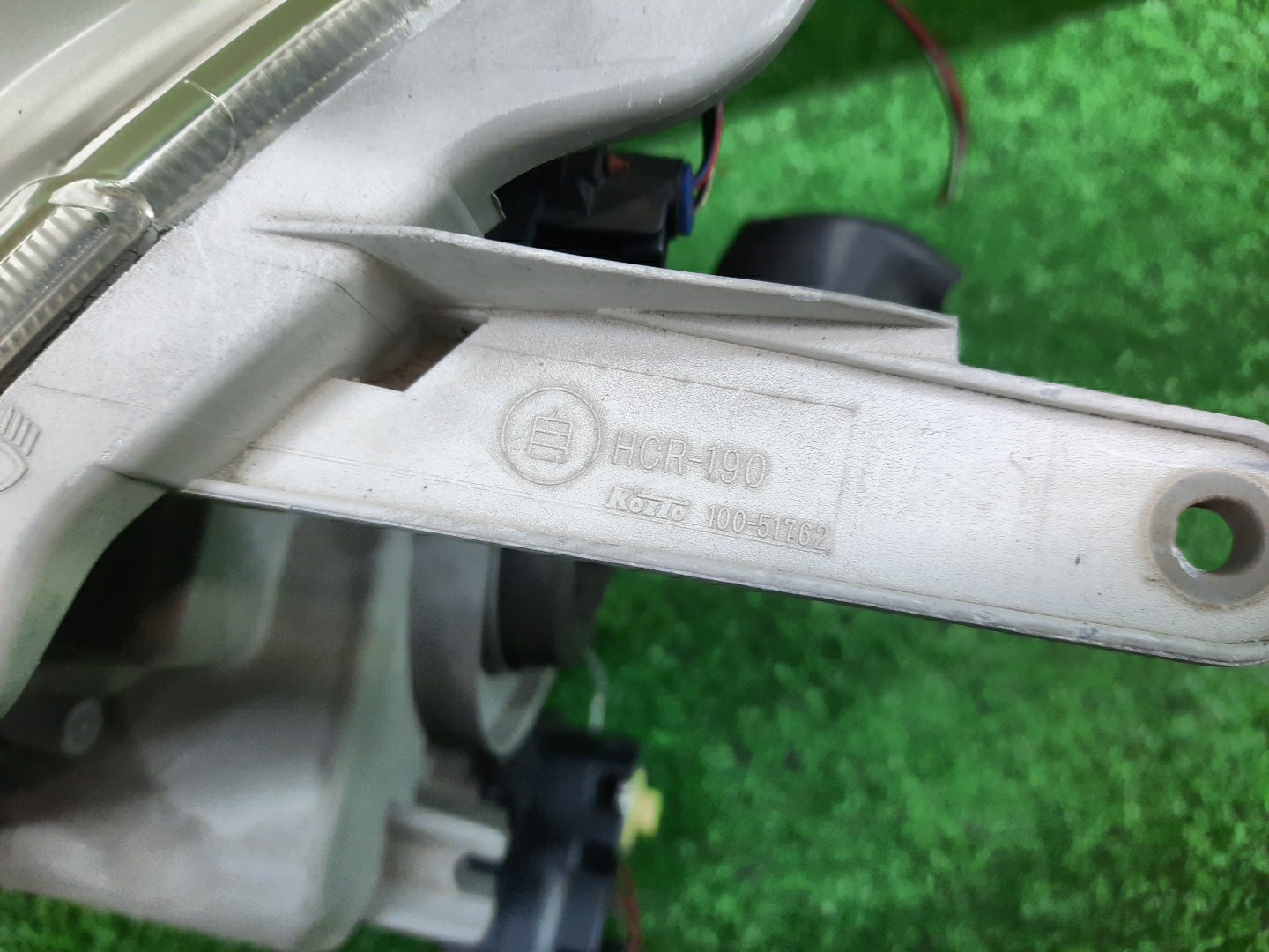 Фара правая передняя TOYOTA PASSO, BOON KGC15, KGC10, QNC10, M301S, M310S, M312S, M300S 3 ракурс