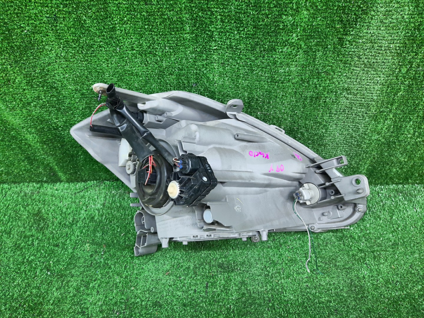 Фара левая передняя TOYOTA PASSO, BOON KGC15, KGC10, QNC10, M301S, M310S, M312S, M300S 2 ракурс Фара левая передняя TOYOTA PASSO, BOON KGC15, KGC10, QNC10, M301S, M310S, M312S, M300S 2 ракурс