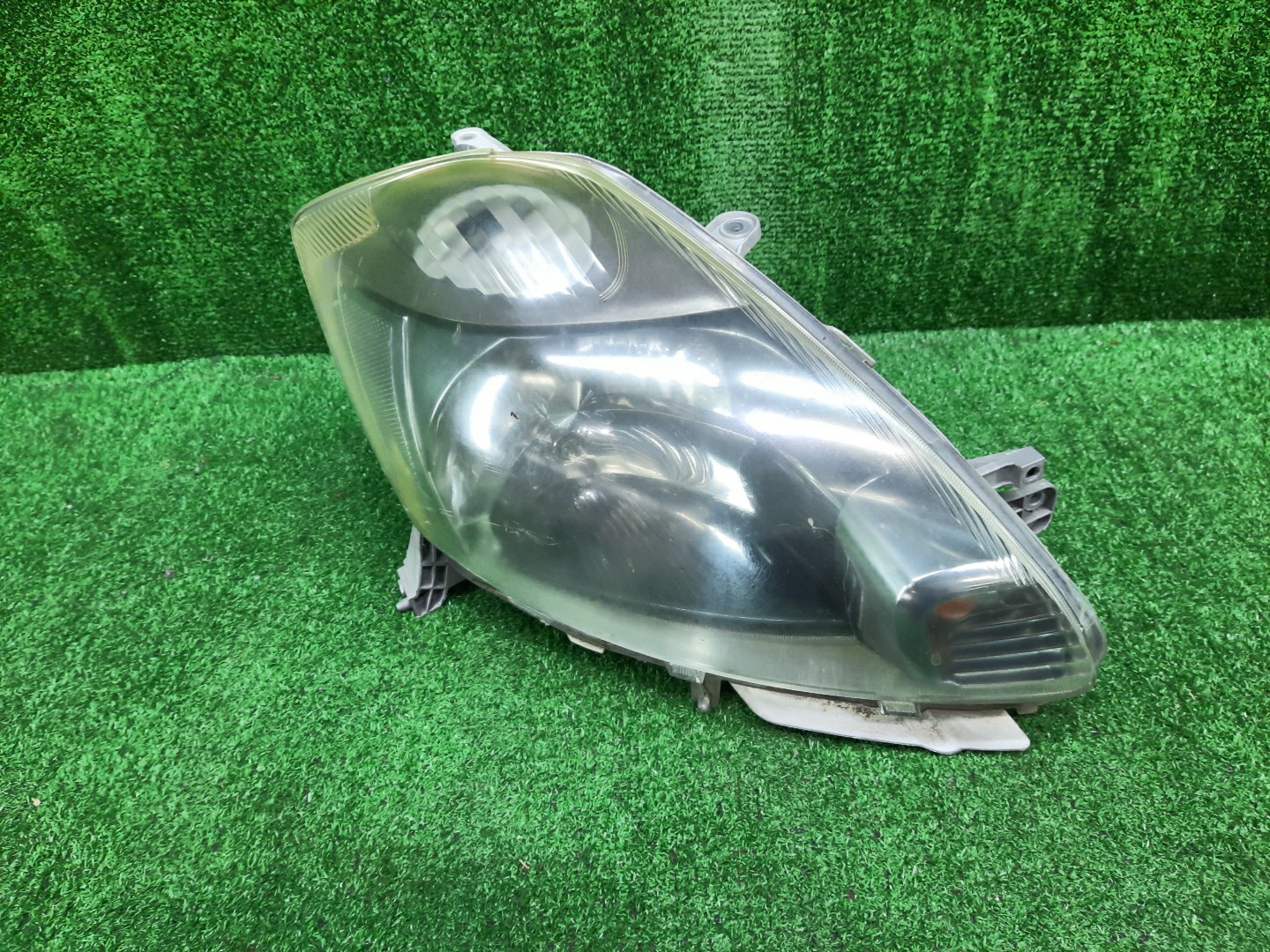 Фара правая передняя TOYOTA PASSO, BOON KGC15, KGC10, QNC10, M301S, M310S, M312S, M300S 1 ракурс Фара правая передняя TOYOTA PASSO, BOON KGC15, KGC10, QNC10, M301S, M310S, M312S, M300S 1 ракурс