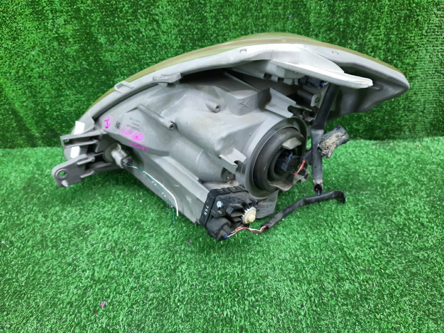 Фара правая передняя TOYOTA PASSO, BOON KGC15, KGC10, QNC10, M301S, M310S, M312S, M300S 2 ракурс