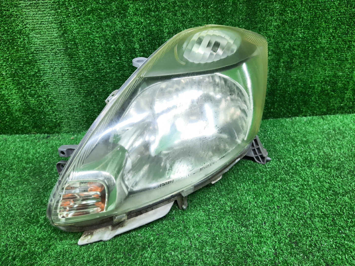 Фара левая передняя TOYOTA PASSO, BOON KGC15, KGC10, QNC10, M301S, M310S, M312S, M300S 1 ракурс Фара левая передняя TOYOTA PASSO, BOON KGC15, KGC10, QNC10, M301S, M310S, M312S, M300S 1 ракурс