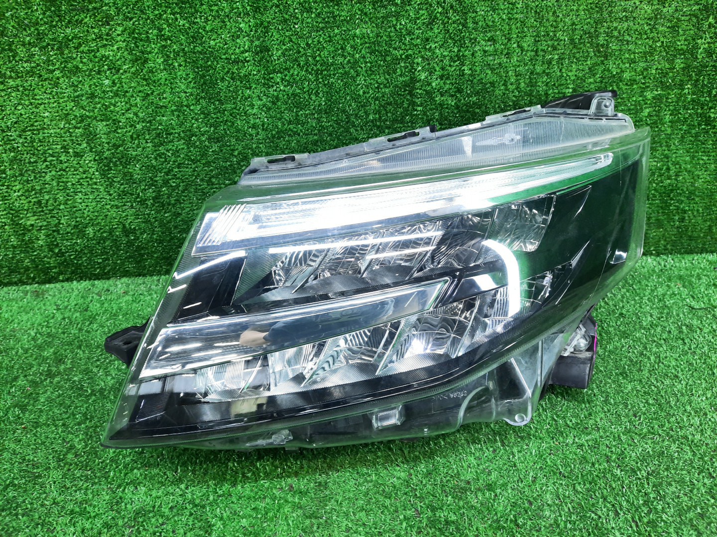 Фара левая передняя TOYOTA THOR, JUSTY, TANK, ROOMY M910S, M900S, M900F, M910F, M910A, M900A 1 ракурс