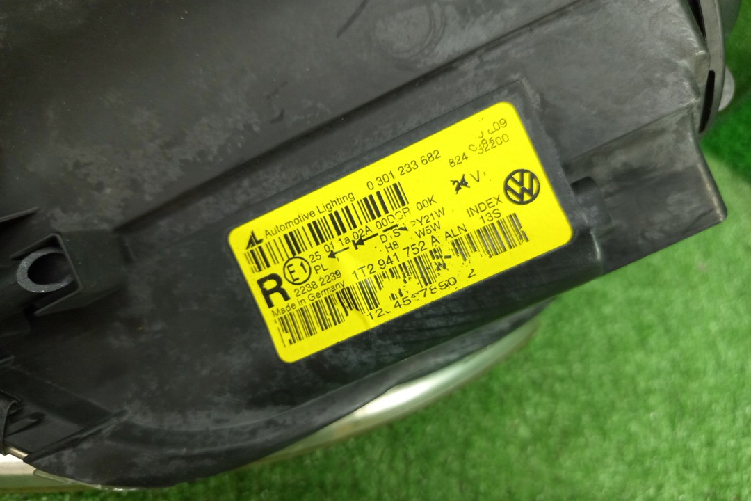 Фара правая передняя VOLKSWAGEN TOURAN 1T2 3 ракурс