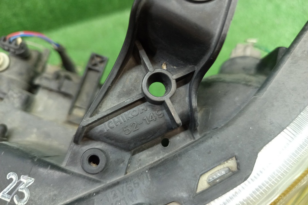 Фара левая передняя TOYOTA IST NCP60, NCP65, NCP61 3 ракурс