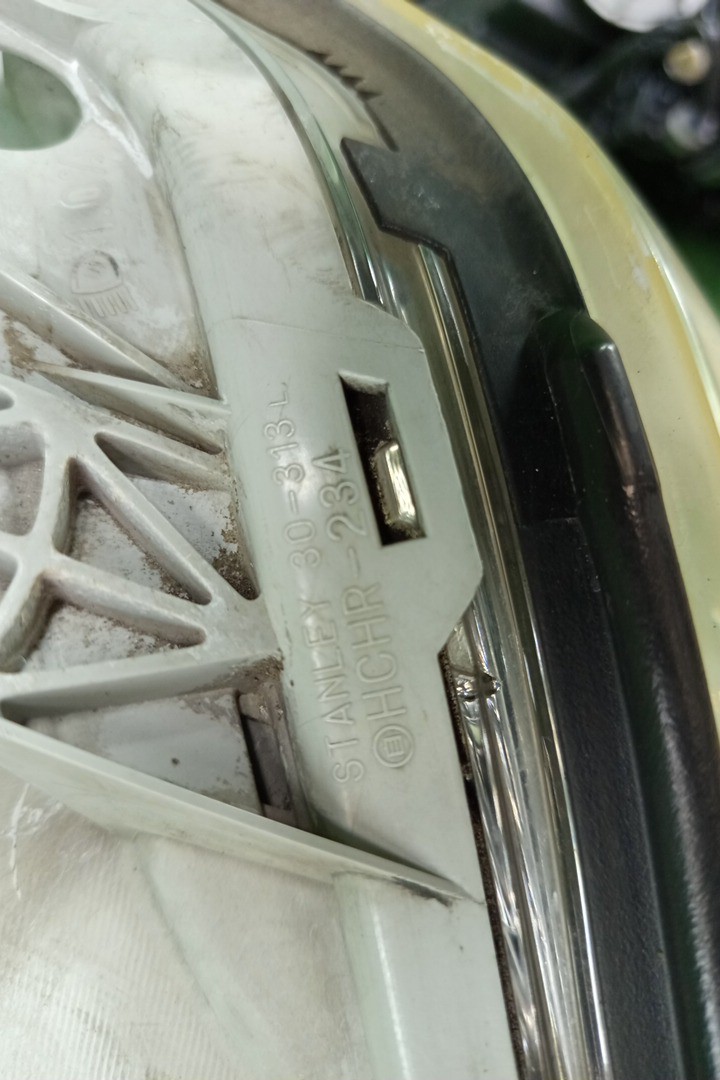 Фара левая передняя TOYOTA CROWN GRS182, GRS180, GRS181, GRS183, GRS184 3 ракурс