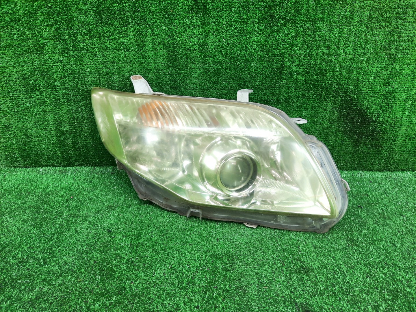 Фара правая передняя TOYOTA AXIO, COROLLA FIELDER, COROLLA  AXIO, FIELDER NZE141, NZE144, ZRE142, ZRE144, ZRE144G, ZRE142G, NZE144G, NZE141G 1 ракурс