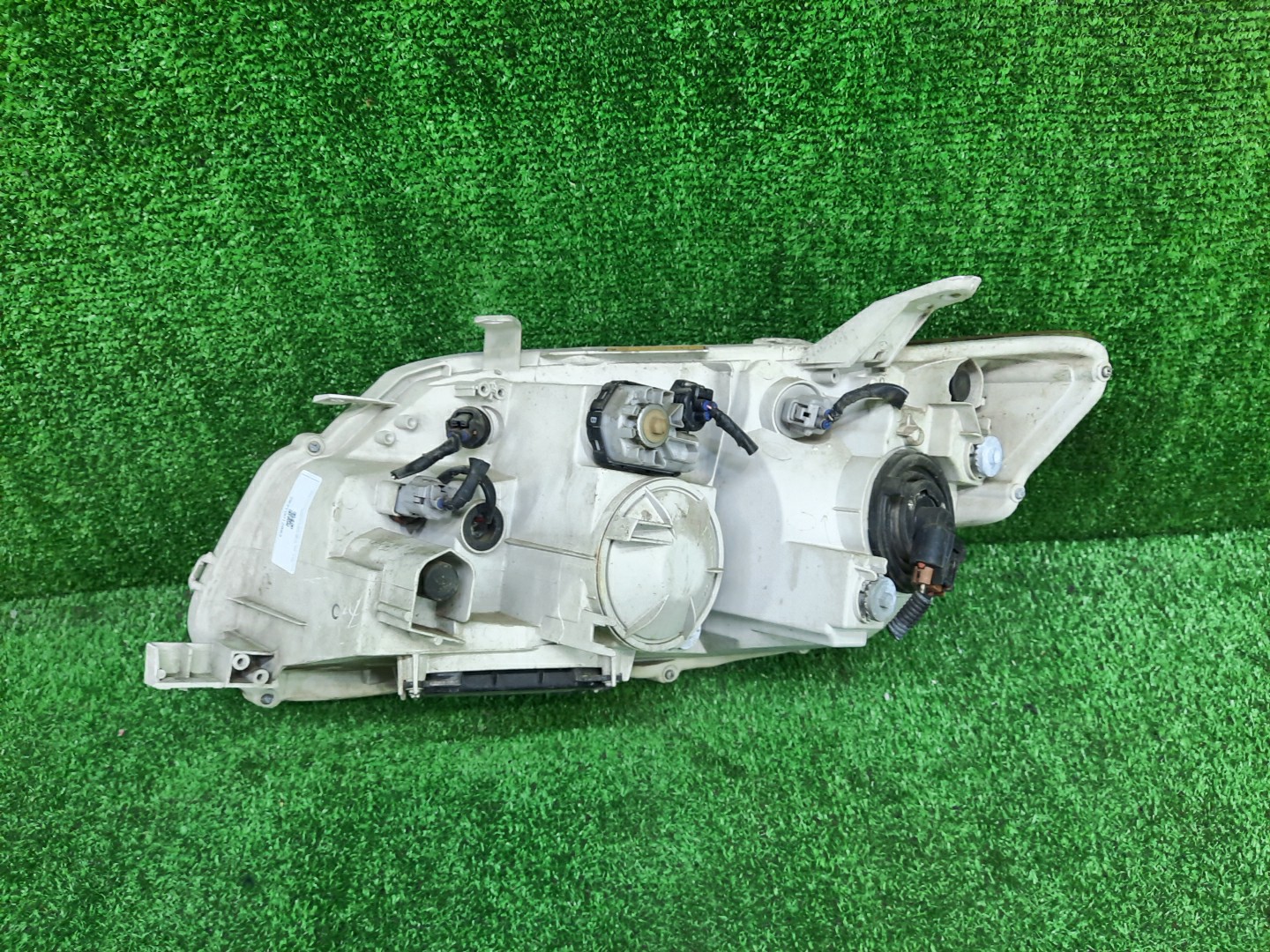 Фара правая передняя TOYOTA AXIO, COROLLA FIELDER, COROLLA  AXIO, FIELDER NZE141, NZE144, ZRE142, ZRE144, ZRE144G, ZRE142G, NZE144G, NZE141G 2 ракурс