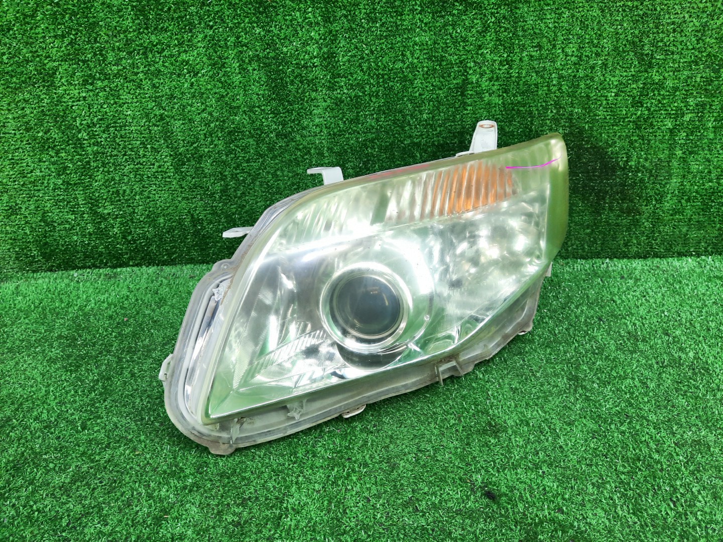 Фара левая передняя TOYOTA AXIO, COROLLA FIELDER, COROLLA  AXIO, FIELDER NZE141, NZE144, ZRE142, ZRE144, ZRE144G, ZRE142G, NZE144G, NZE141G 1 ракурс