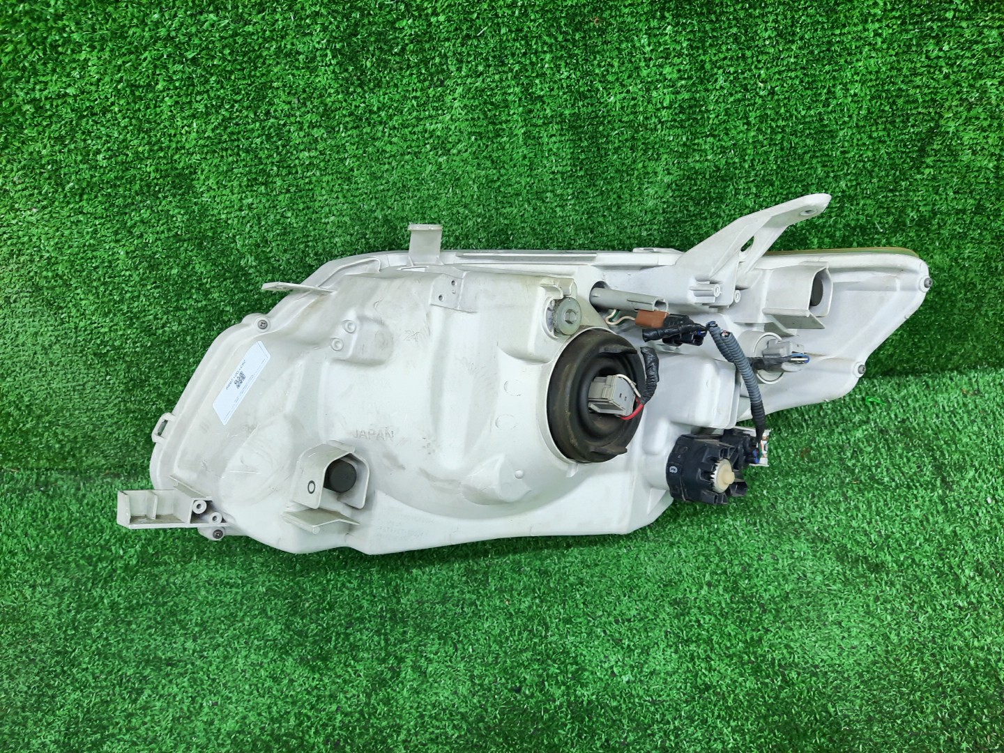 Фара правая передняя TOYOTA AXIO, COROLLA FIELDER, COROLLA  AXIO, FIELDER NZE141, NZE144, ZRE142, ZRE144, ZRE144G, ZRE142G, NZE144G, NZE141G 3 ракурс