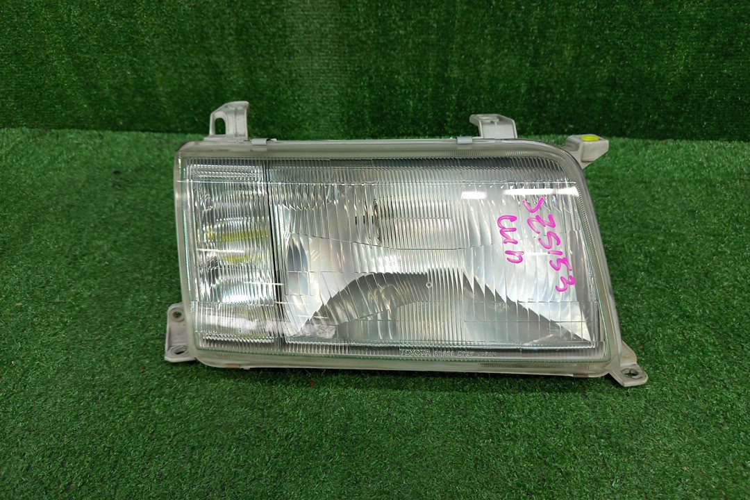 Фара правая передняя TOYOTA CROWN JZS151, JZS155, GS151, LS151, JZS157, JZS153 1 ракурс