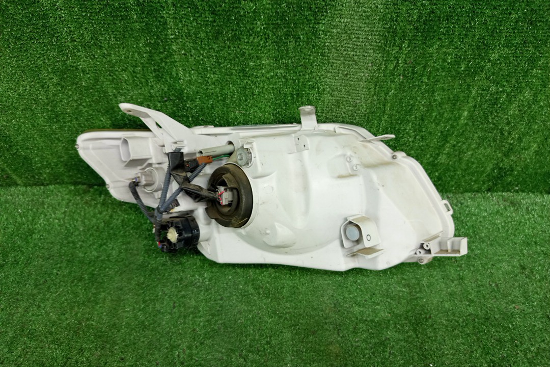 Фара левая передняя TOYOTA AXIO, COROLLA FIELDER, COROLLA  AXIO, FIELDER NZE141, NZE144, ZRE142, ZRE144, ZRE144G, ZRE142G, NZE144G, NZE141G 3 ракурс