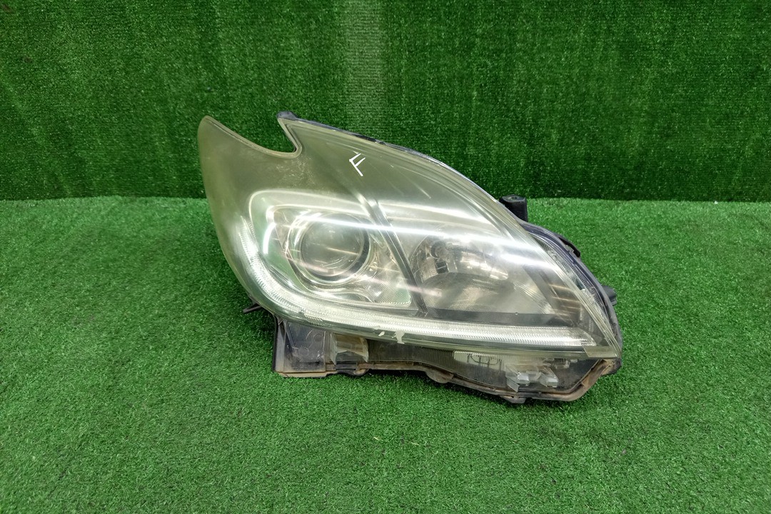 Фара правая передняя TOYOTA PRIUS ZVW30 1 ракурс Фара правая передняя TOYOTA PRIUS ZVW30 1 ракурс