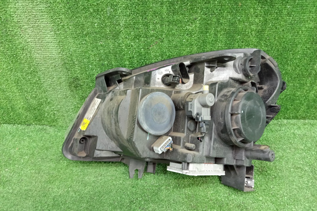 Фара правая передняя NISSAN DUALIS J10, KNJ10, KJ10, NJ10 3 ракурс Фара правая передняя NISSAN DUALIS J10, KNJ10, KJ10, NJ10 3 ракурс
