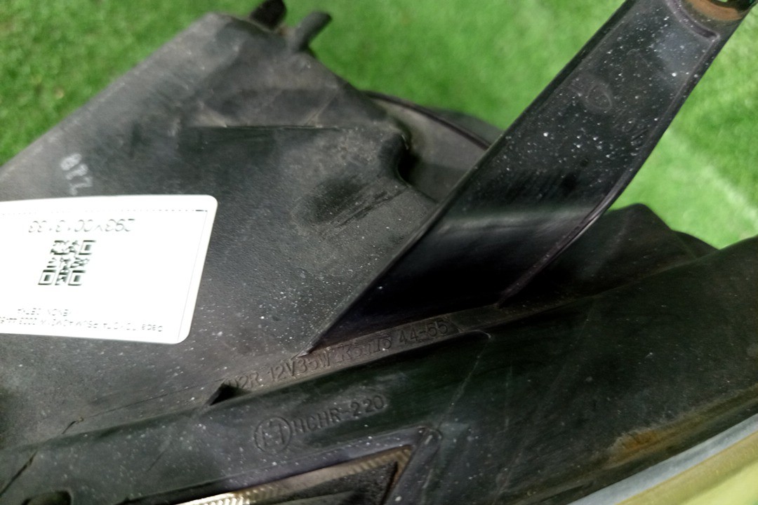 Фара левая передняя TOYOTA IPSUM ACM21W, ACM26W 4 ракурс Фара левая передняя TOYOTA IPSUM ACM21W, ACM26W 4 ракурс