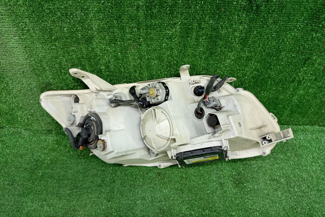 Фара левая передняя TOYOTA AXIO, COROLLA FIELDER, COROLLA  AXIO, FIELDER NZE141, NZE144, ZRE142, ZRE144, ZRE144G, ZRE142G, NZE144G, NZE141G 3 ракурс