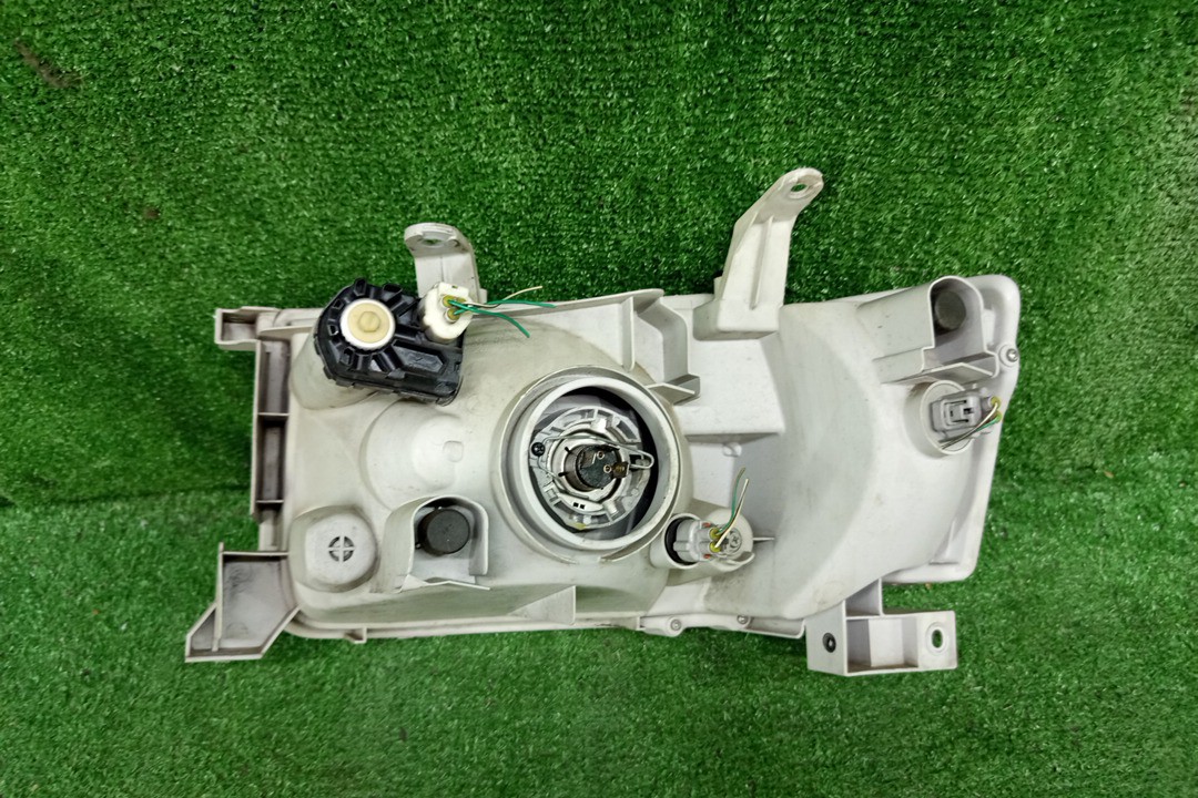 Фара правая передняя TOYOTA SUCCEED NCP51V, NCP58G, NCP55V, NCP50V, NCP59G, NLP51 3 ракурс