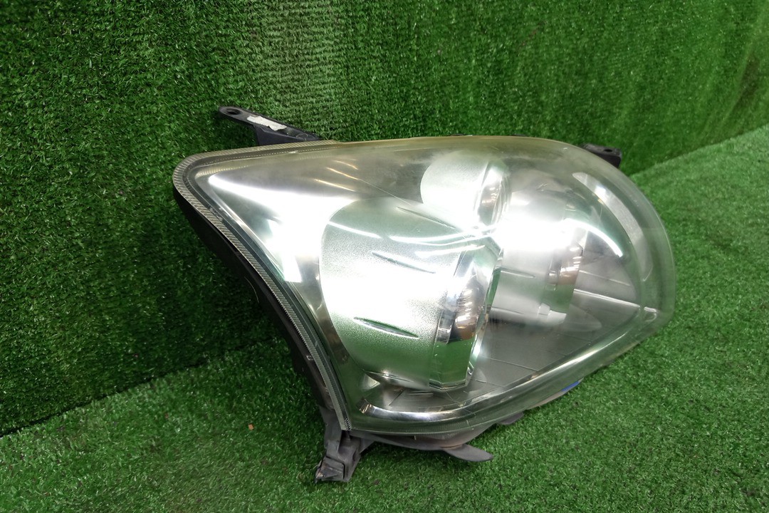 Фара правая передняя TOYOTA AVENSIS ZZT251, AZT250, AZT255, AZT251 2 ракурс