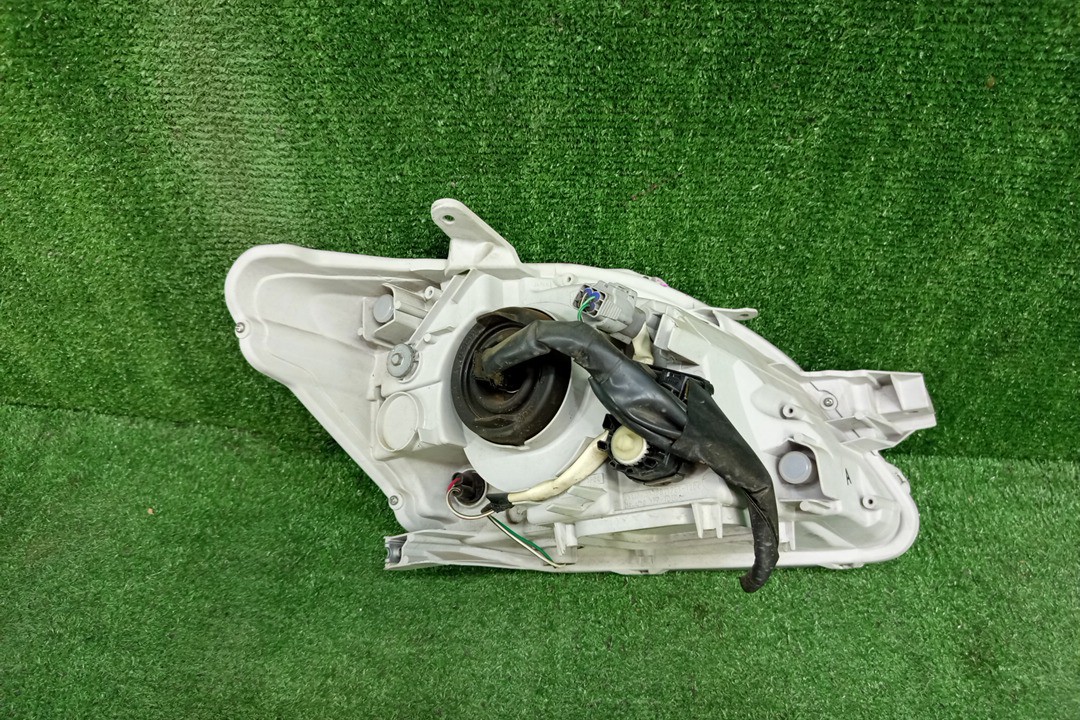 Фара левая передняя TOYOTA BELTA NCP96, KSP90, KSP92, SCP92 3 ракурс